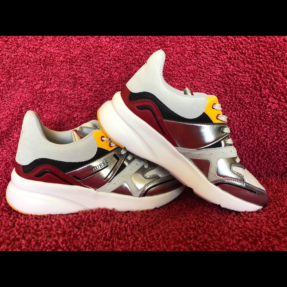 Guess GMTINSLEY  men’s size 12